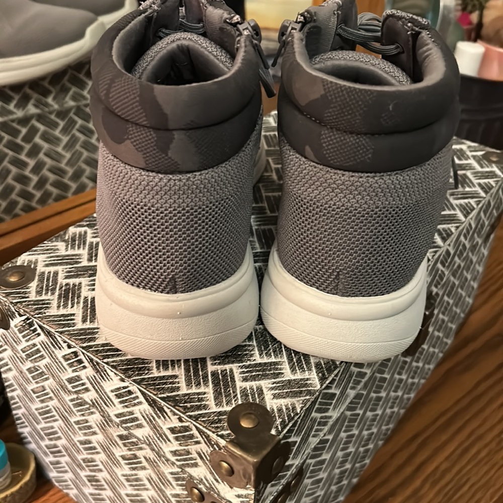 Clarks CLOUDSTEPPERS High Tops w/camo feature in Gray Size 91/2 - Picture 2 of 10
